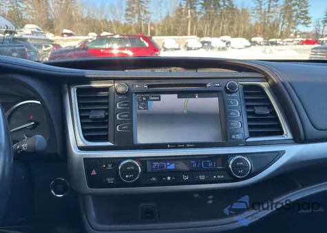 2017 Toyota Highlander Xle z USA, uszkodzony, nr VIN 5TDJZRFH2HS468798